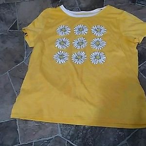 Yellow daisy's shirt